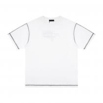 PRADAコスパ最強 個性的な2026のコーディネート 注目なアイテム半袖Tシャ...