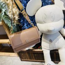 トリー バーチ    バッグ大切な日に 明るいイメージを持た 高級感UPコピー ブランド 販売.