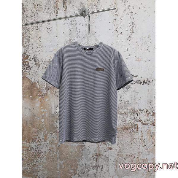 人気急上昇中 完売必至欲しい 個性派 コピー 商品 販売半袖TシャツLOUIS VUITTON