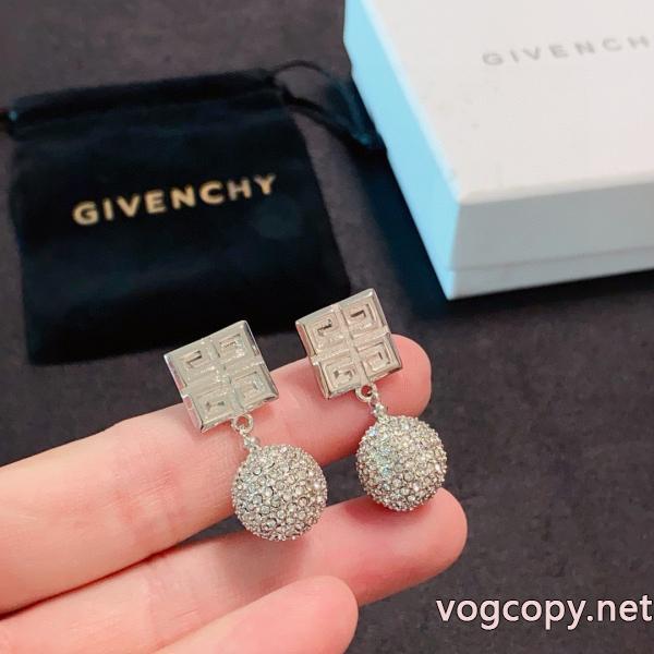 ブランド スーパー コピー 優良店人気沸騰中 人目を引く存在感 上質な材料GIVENCHY    ..