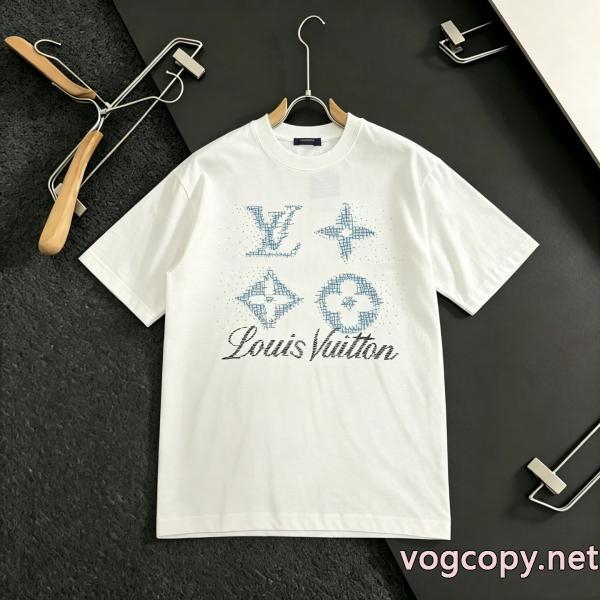 半袖Tシャツブランド コピーLOUIS VUITTON2026限定 超レア 格好良すぎる 魅力的