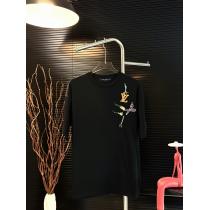 半袖TシャツLOUIS VUITTONブランド コピー 優良店高級ブランド超安特価 2026夏の定番新品到来! COOLなデザイン