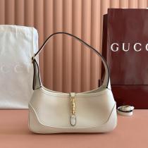 Gucc1スーパー コピー 安心バッグ独特の存在感 人気新品★超特価★ 大胆なデザイン..