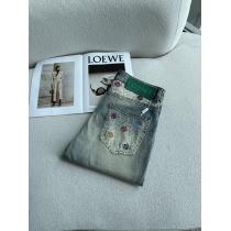 ジーンズLOEWE限定生産品 抜群の存在感 長く愛用できるブランド 通販店