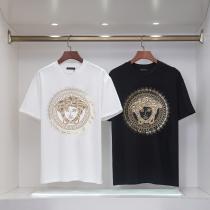 ブランド コピー半袖TシャツVERSACE流行アイテム 大人っぼい ピュアな印象に