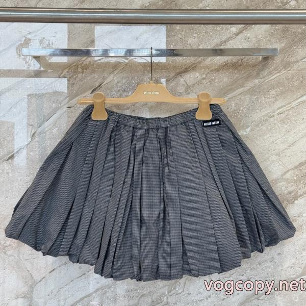 ブランド 偽物ミュウミュウ日本発売 個性派  新作表情変わるボトムス..