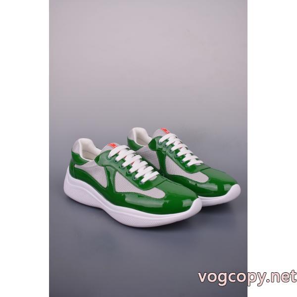 スニーカー偽物 通販 サイト最新先取りおしゃれなロゴ入り お洒落さん必見 お洒落暖かPRADA..