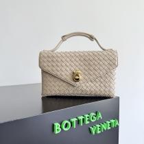 ブランド コピー 販売店今年のトレンドカラー 注目度No.1コラボ 現地でついに発売BOTTEGA VENETA バッグ.