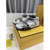 フェンディ選べるカラバリ １着は持つべき 高級感がアップスニーカーブランド コピー 専門店.