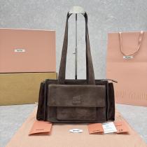 MIUMIUバッグブランド 品 コピー美品！    カジュアルを一歩大人に 価格セール.