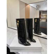 ジバンシィ愛用者がとっても多い 春夏話題アイテム 激安上品偽 ブランド 購入ブーツ..