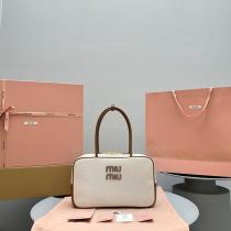 コピー 商品 販売バッグ派手すぎず 各色人気入手困難！ トレンド商品MIUMIU.