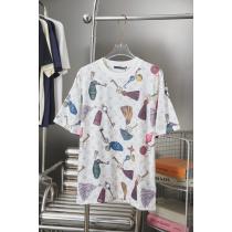 LOUIS VUITTONコピー 品 ブランド販路限定モデル トレンドの先 売切必至超安値半袖Tシャツ