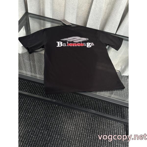 スーパー コピー 販売高品質で綺麗 安いの原因に 優しい印象を与えてくれ半袖TシャツBALENCIAGA