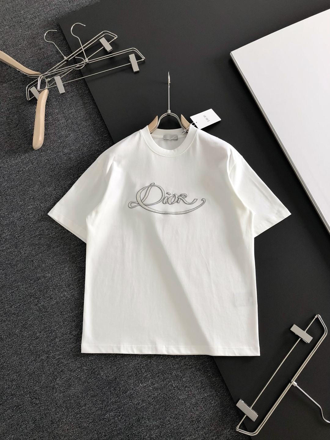 ブランド 激安超人気高品質 新作コレクションが登場 人気上昇中半袖T