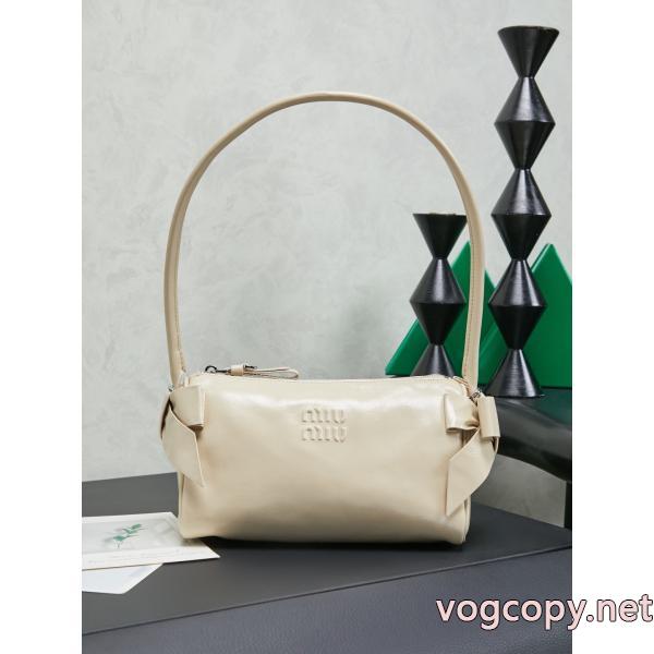 スーパー コピー 品MIUMIUバッグ大人で素敵 好評なアイテム 相性の良い.