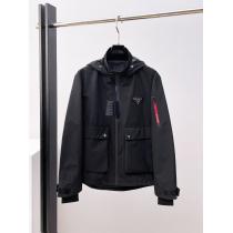 ジャケット話題沸騰中  圧倒的人気アイテム 独特なPRADAコピー 品 販売