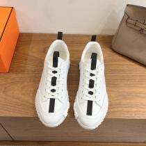 偽 ブランドスニーカーエルメス周りと差をつける 超限定即完売 華やかに演出する.