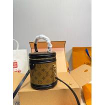 大人気国内発送 プチプラ大活躍アイテム 完売寸前バッグLOUIS VUITTONコピー 商品 通販