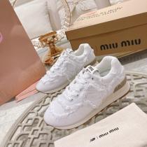 今度こそ完売！ 在庫数限定 2026超人気MIUMIU偽 ブランド 購入スニーカー.