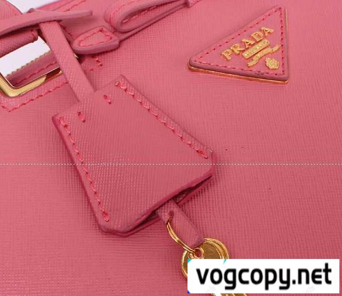 汎用性の高さも人気のPRADA プラダ　機能と美貌を両立したレディース手持ち&ショルダー掛け.