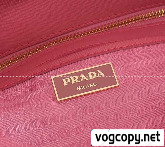 汎用性の高さも人気のPRADA プラダ　機能と美貌を両立したレディース手持ち&ショルダー掛け.