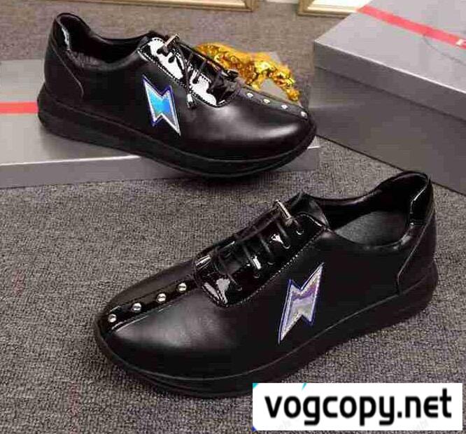 メンズおすすめ春夏 プラダコピー PRADA 優しい雰囲気のランニングシューズ 2色可選.
