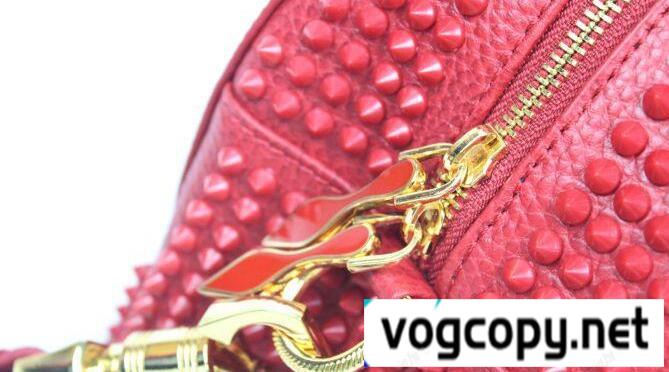洗練されたChristian Louboutinクリスチャンルブタン しなやかな風合い手持ち&ショルダー掛け.