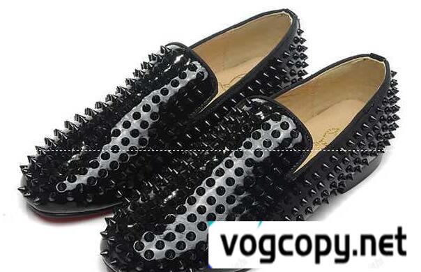 最新作一番人気のクリスチャンルブタンChristian Louboutin　ローラー ボート スニーカー 靴　28638836　スエード スリッポン
