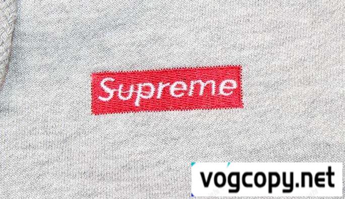 相性の良い SUPREME シュプリーム 柔らかい素材感あるパーカーブランド人気 