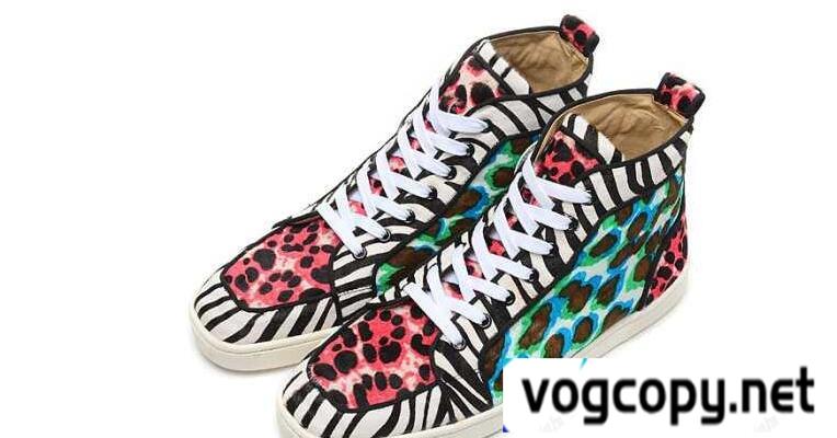 軽快な履き心地CHRISTIAN LOUBOUTIN  勝手に使えるルブタン スニーカー コピー
