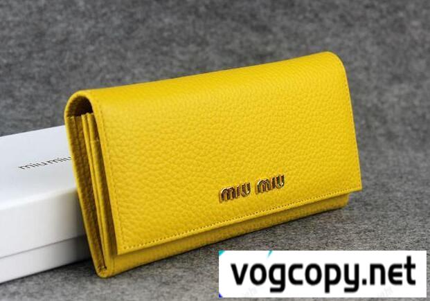 最高級ミュウミュウ財布コピー　MIUMIU　上品でフェミニンな美品