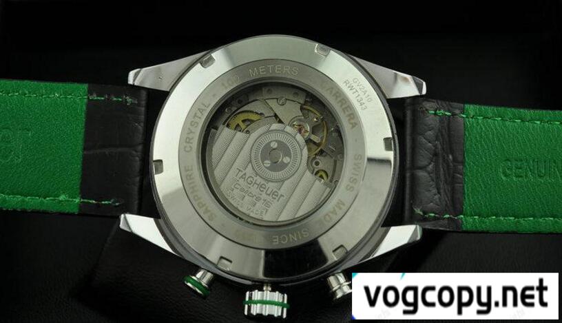 圧倒的な高級感タグホイヤー TAG HEUER カレラ アリゲーターレザー メンズ CV2A1R.FC6235 艶ありの腕時計