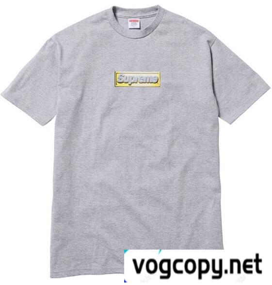 違和感がないシュプリーム　機能性とデザイン性のあるTシャツ　グレー.
