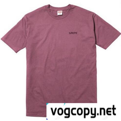 新作　シュプリーム　夏に大活躍間違いなしの Tシャツ.