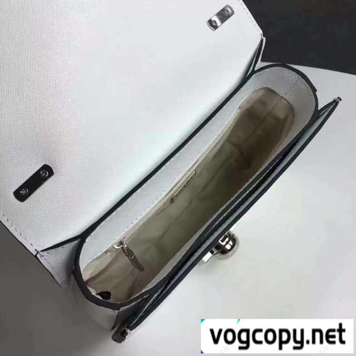 海外セレブ定番愛用プラダバッグレディースコピーPRADA2018SS人気限定商品ショルダーバッグコピー通販
