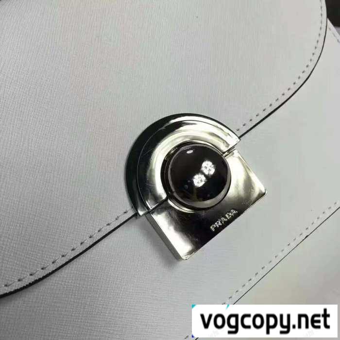 海外セレブ定番愛用プラダバッグレディースコピーPRADA2018SS人気限定商品ショルダーバッグコピー通販