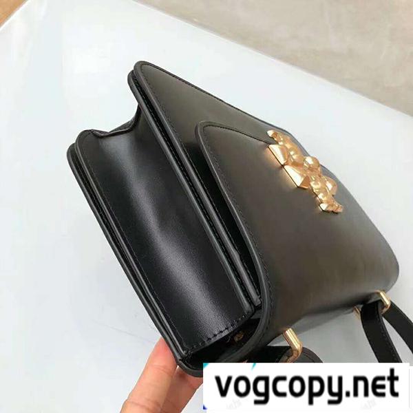 tory burch 財布 偽物