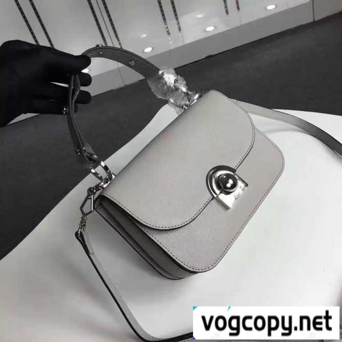 海外セレブ定番愛用プラダバッグレディースコピーPRADA2018SS人気限定商品ショルダーバッグコピー通販