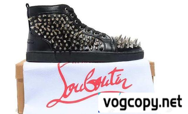 ファッション性に溢れるChristian Louboutinクリスチャンルブタン　高品質と大評価を持ちスニーカー 靴.