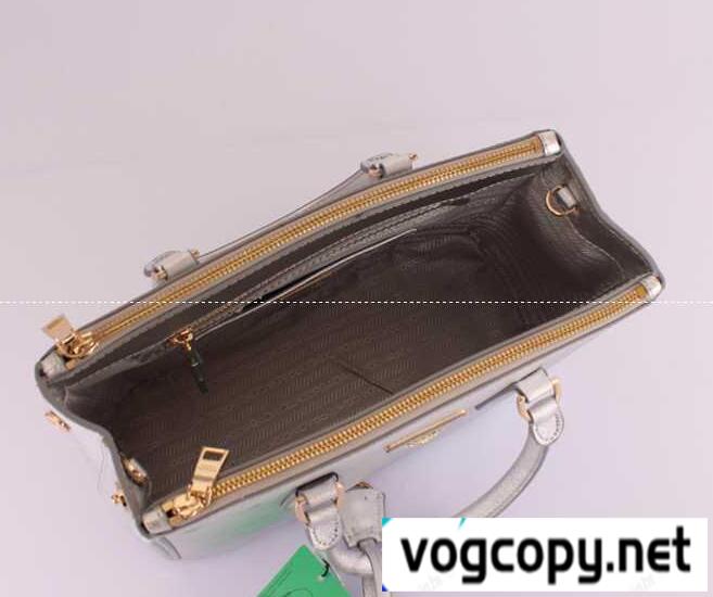 完売品　PRADA プラダ　高級感があるレディース手持ち&ショルダー掛けバッグ.