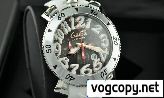 絶大な人気ガガミラノ コピーGaGaMILANO 　6針クロノグラフ ラバー　腕時計 .
