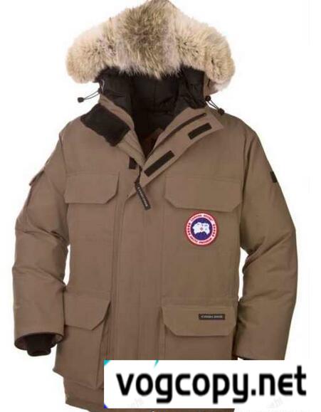 完売品　Canada Goose カナダグース スーパーコピー　一味違った魅力を引き出している ダウンジャケット　 2色可選.