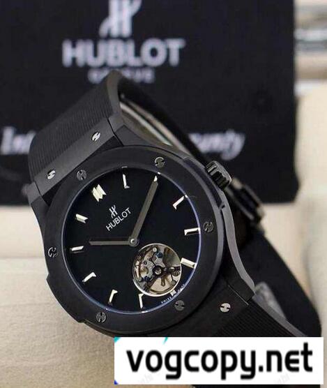 親和性の高い HUBLOT ウブロ 優れた耐性を備える腕時計　完売品.
