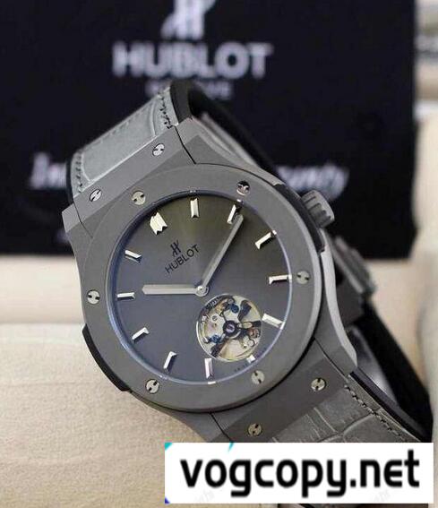 機能性や使い勝手に HUBLOT ウブロ　エレガントな雰囲気がある腕時計. 