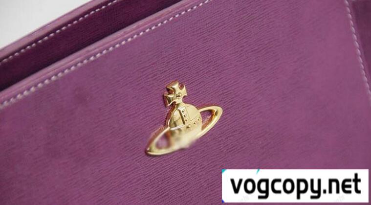 見た目以上のVIVIENNE WESTWOOD ヴィヴィアン ウエストウッド　大人気斜め掛け&手持ち&ショルダー掛けバッグ.