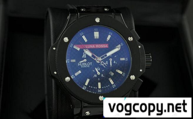 オシャレ感を演出するウブロ  自動巻き 6針クロノグラフ 日付表示 ラバー 45.82mm サファイヤクリスタル風防メンズ腕時計 ブラック.