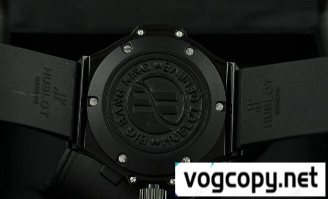オシャレ感を演出するウブロ  自動巻き 6針クロノグラフ 日付表示 ラバー 45.82mm サファイヤクリスタル風防メンズ腕時計 ブラック.