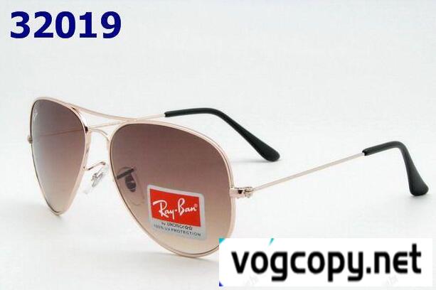 有名人に愛されてきたRAYBAN レイバン コピークラシカルな質感のある 偏光サングラス.