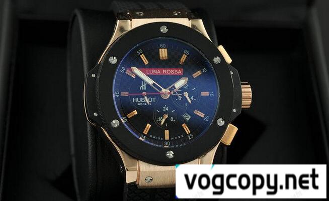 人気急上昇 Hublotウブロ  6針クロノグラフ 日付表示機能性あるサファイヤクリスタル風防メンズ腕時計.